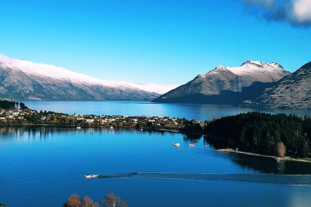 Lovely Apartment- Amazing Lake & Mountain Views Queenstown Eksteriør billede