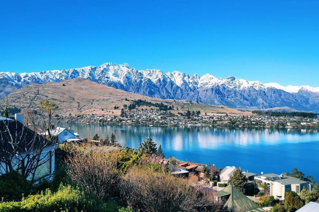 Lovely Apartment- Amazing Lake & Mountain Views Queenstown Eksteriør billede