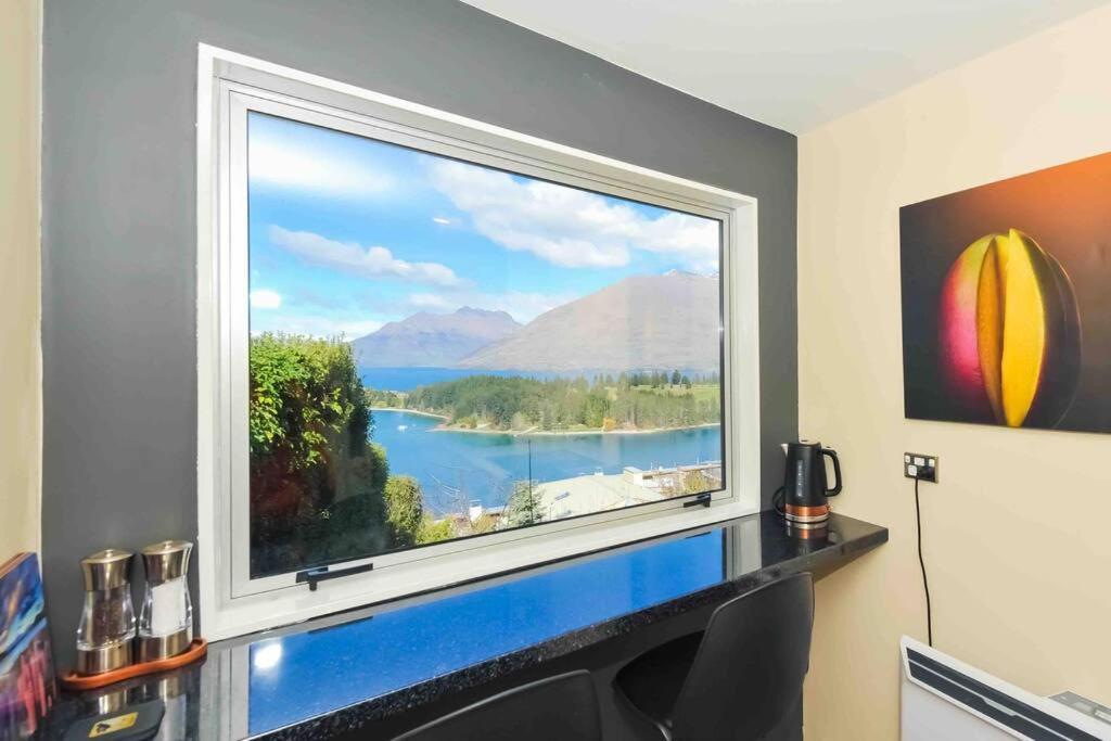 Lovely Apartment- Amazing Lake & Mountain Views Queenstown Eksteriør billede